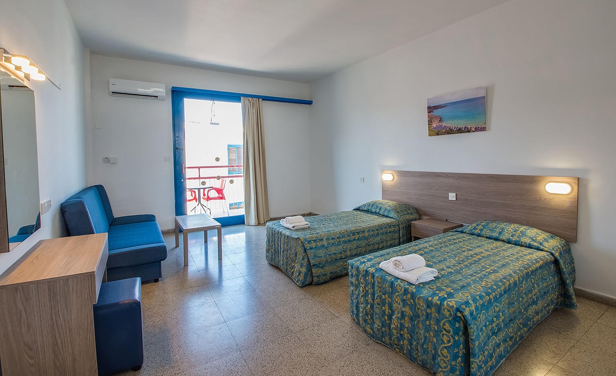 أيا نابا Green Bungalows Hotel Apartments المظهر الخارجي الصورة