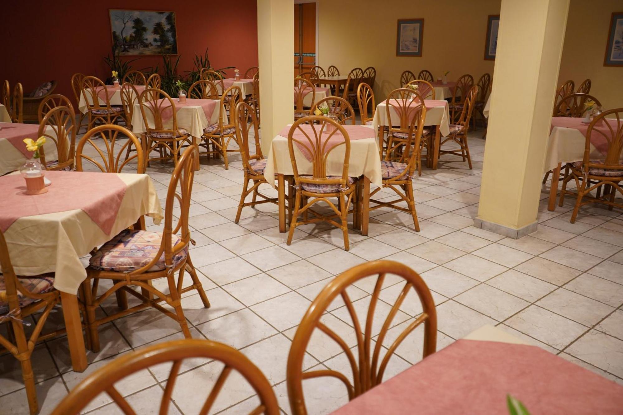 أيا نابا Green Bungalows Hotel Apartments المظهر الخارجي الصورة