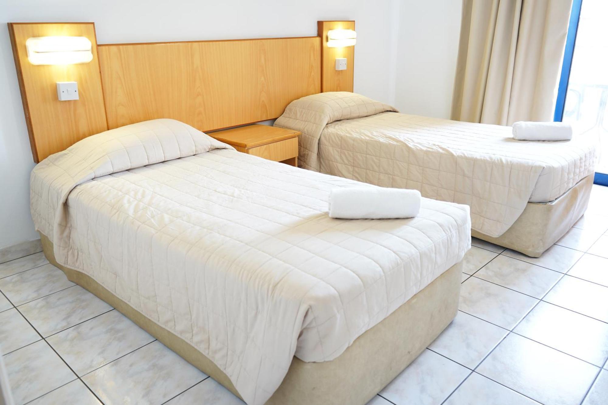 أيا نابا Green Bungalows Hotel Apartments المظهر الخارجي الصورة