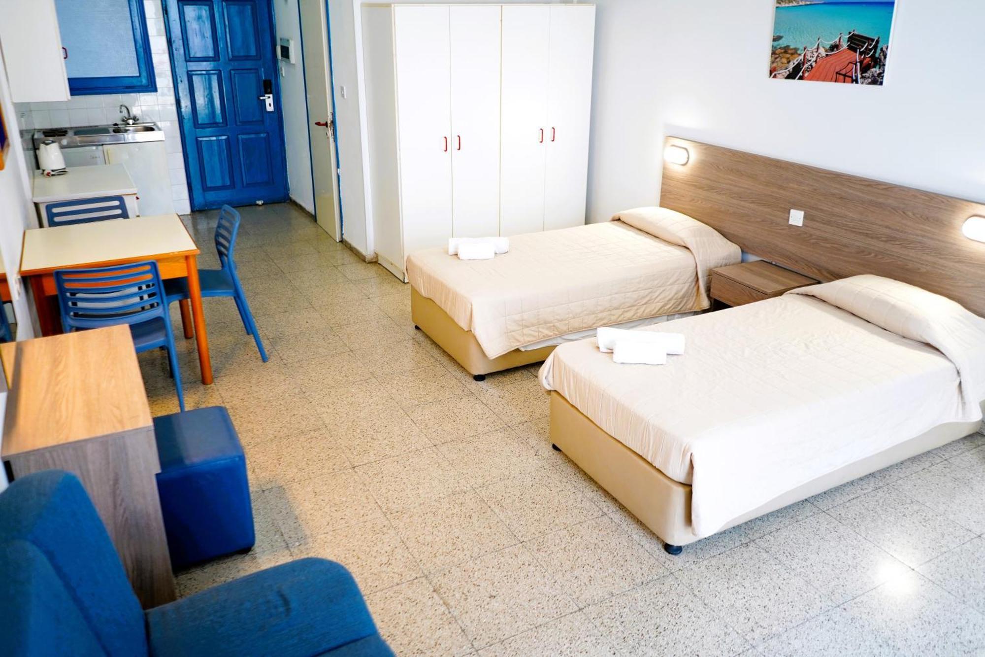أيا نابا Green Bungalows Hotel Apartments المظهر الخارجي الصورة