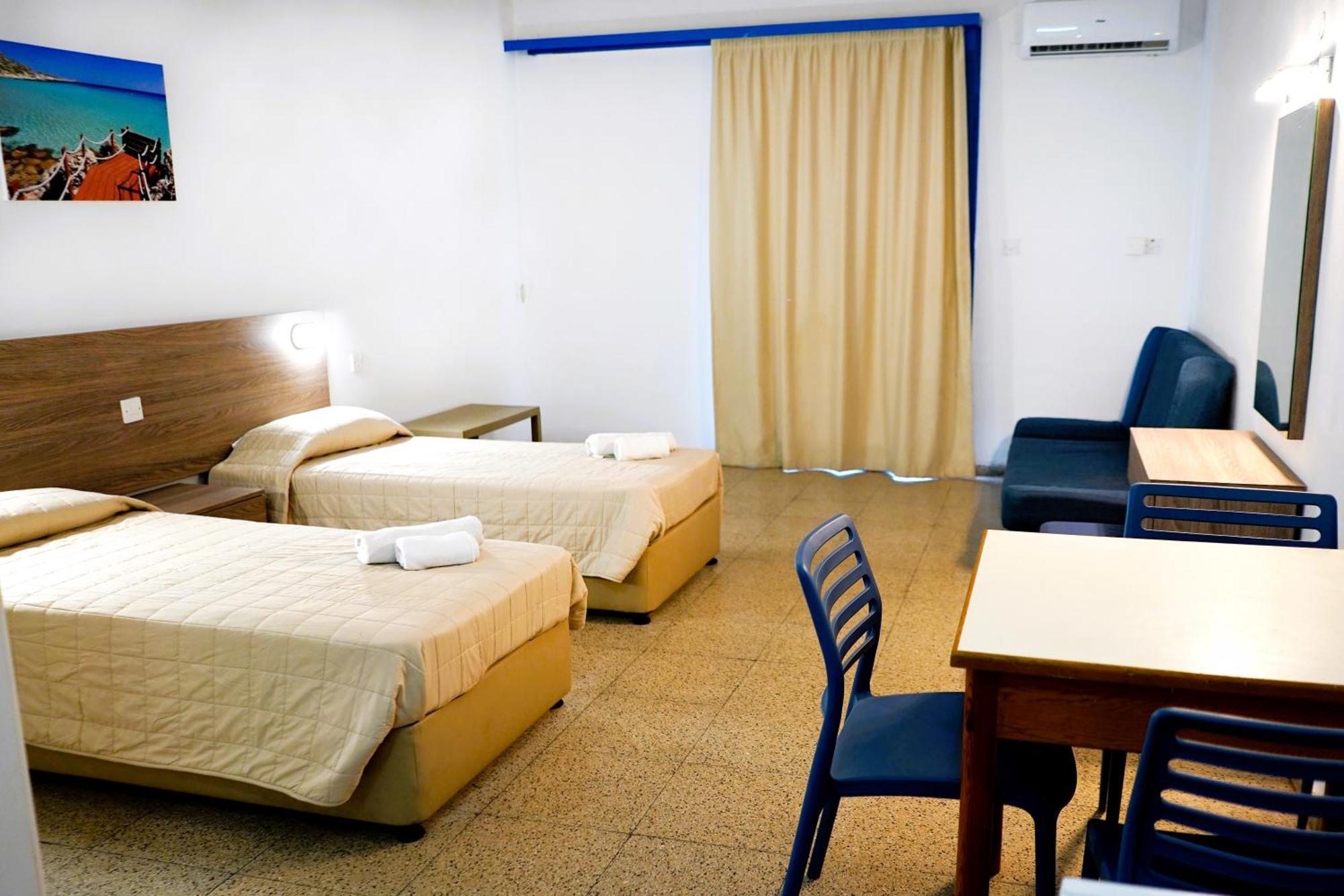 أيا نابا Green Bungalows Hotel Apartments المظهر الخارجي الصورة