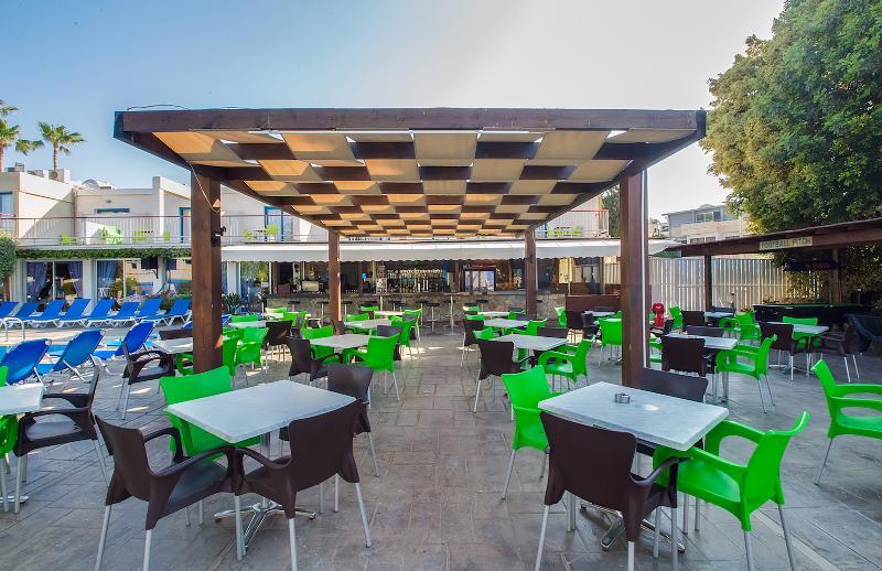 أيا نابا Green Bungalows Hotel Apartments المظهر الخارجي الصورة